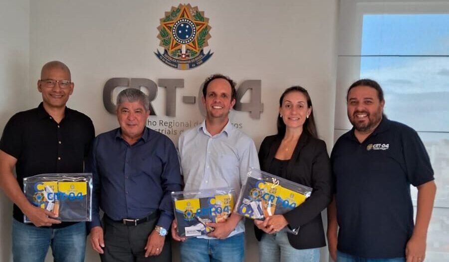 Diretoria do CRT-04 com professores da UNIBAVE