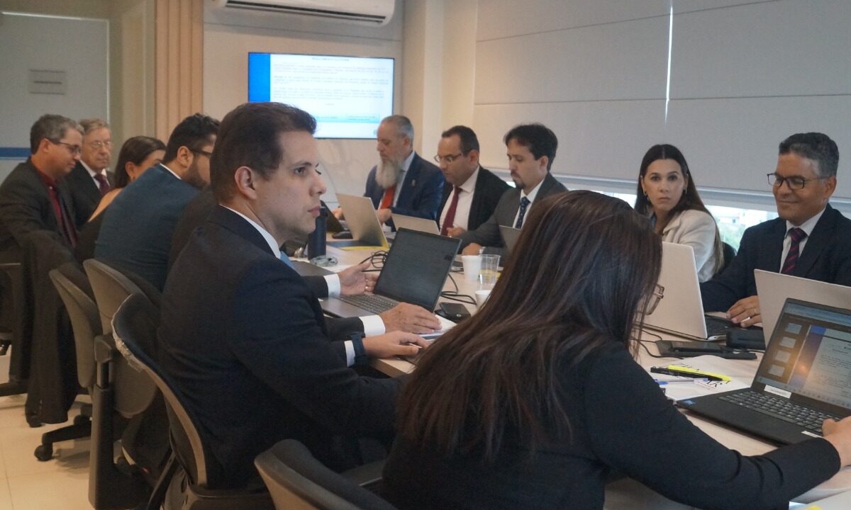 procuradores em reunião